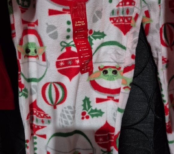Star Wars  Pajamas - Red and White - Picture 5 of 7